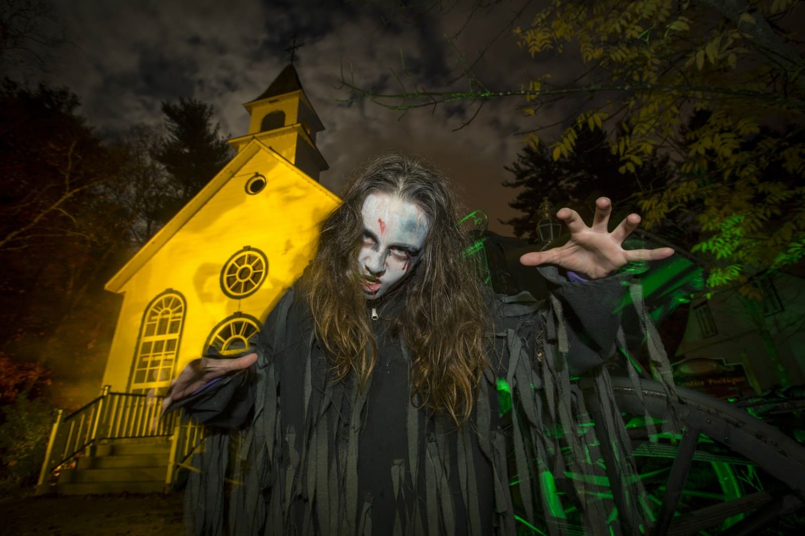 L’Halloween au Village Hanté de Drummondville Hôtel et Suites Le