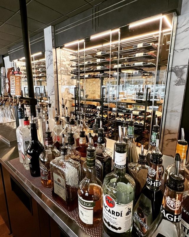 Bar Hôtel et Suites Le Dauphin Drummondville